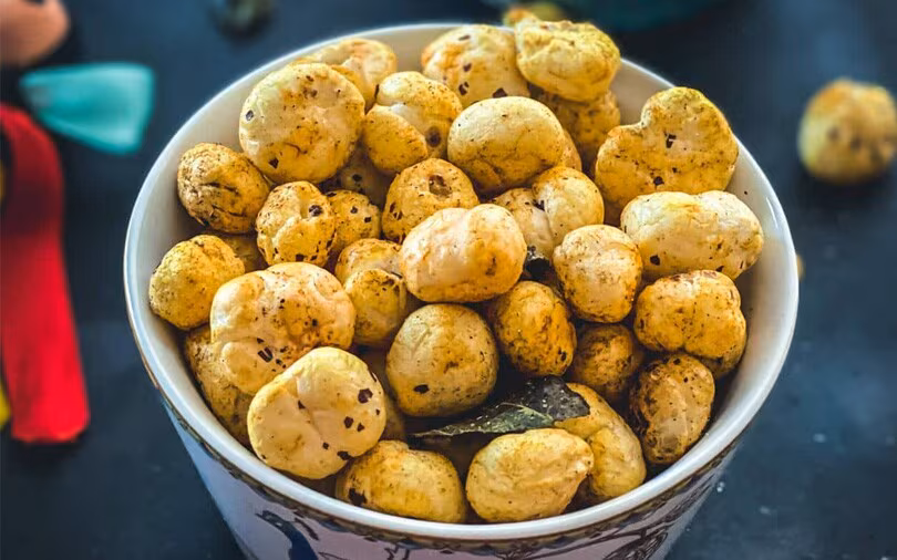 Cheesy Chilly Makhna - Image 3